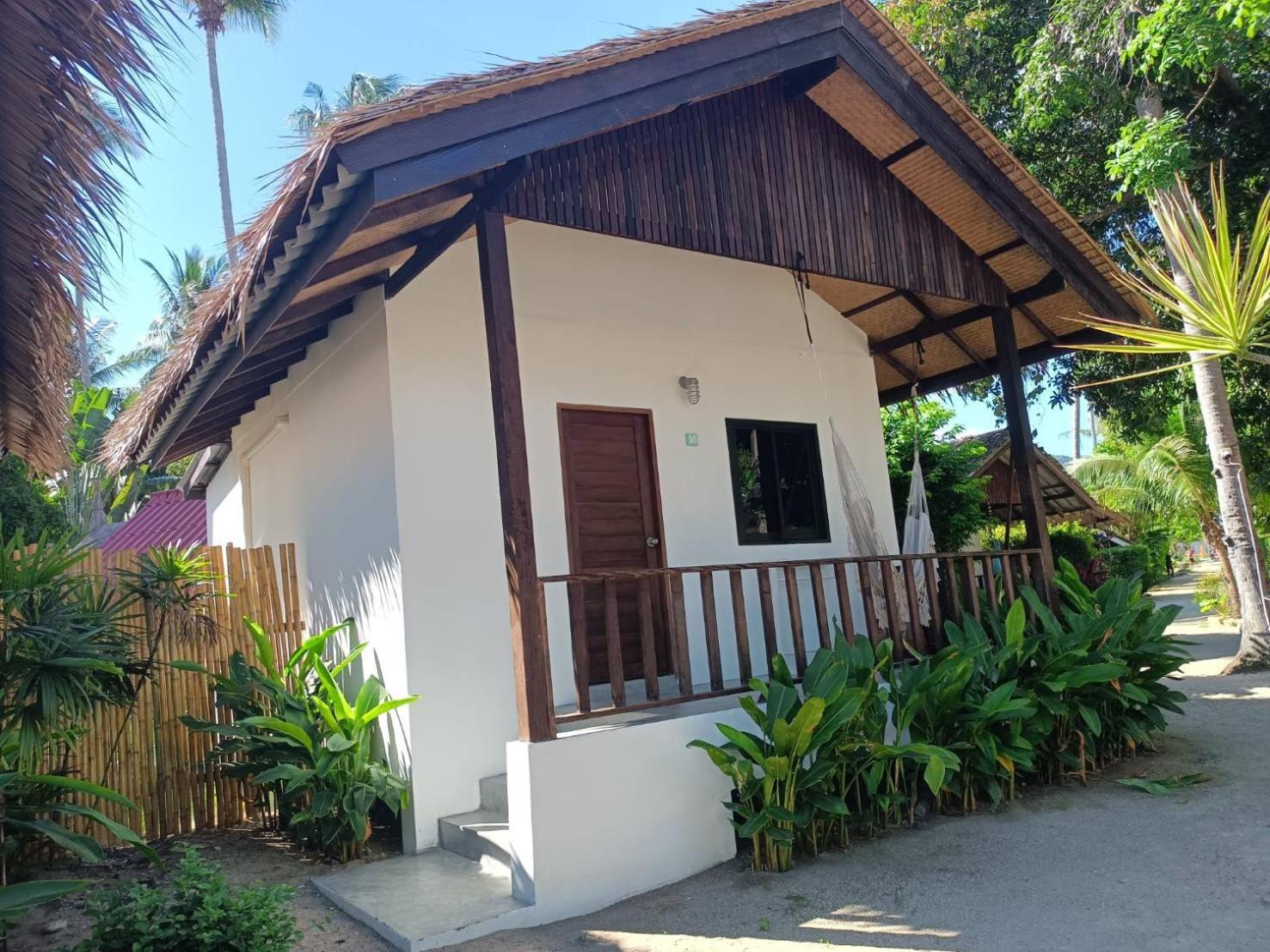 Sarana Bungalows (Adults Only) Baan Tai Oda fotoğraf