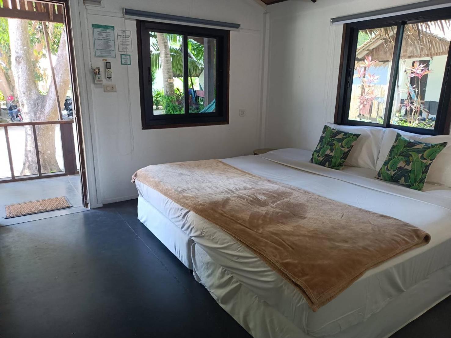 Sarana Bungalows (Adults Only) Baan Tai Dış mekan fotoğraf